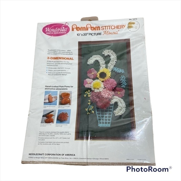 WonderArt Pom Pom Stitchery 10” x 20” 3D Embroidery NEW Craft Kit NWT Floral - Picture 1 of 4